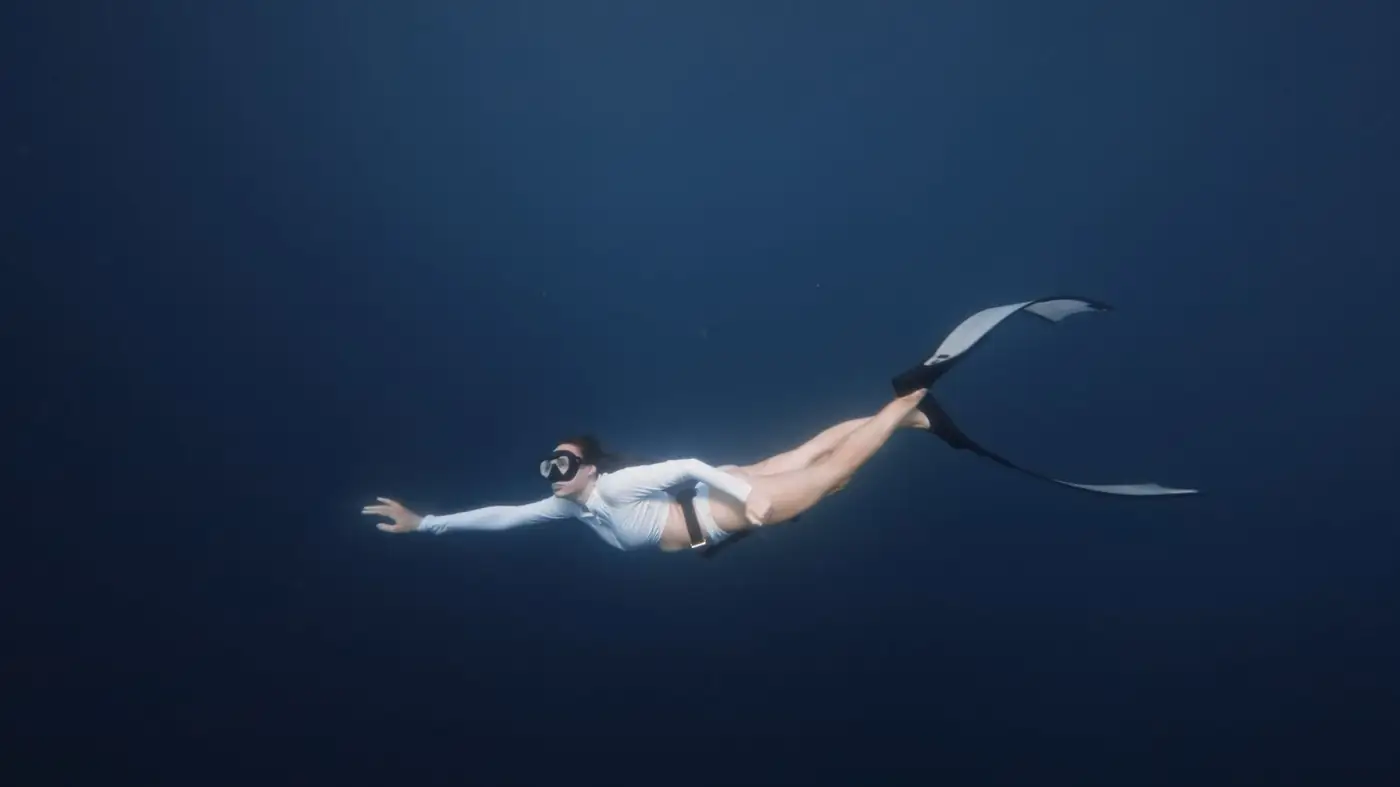 Freediving down into the deep